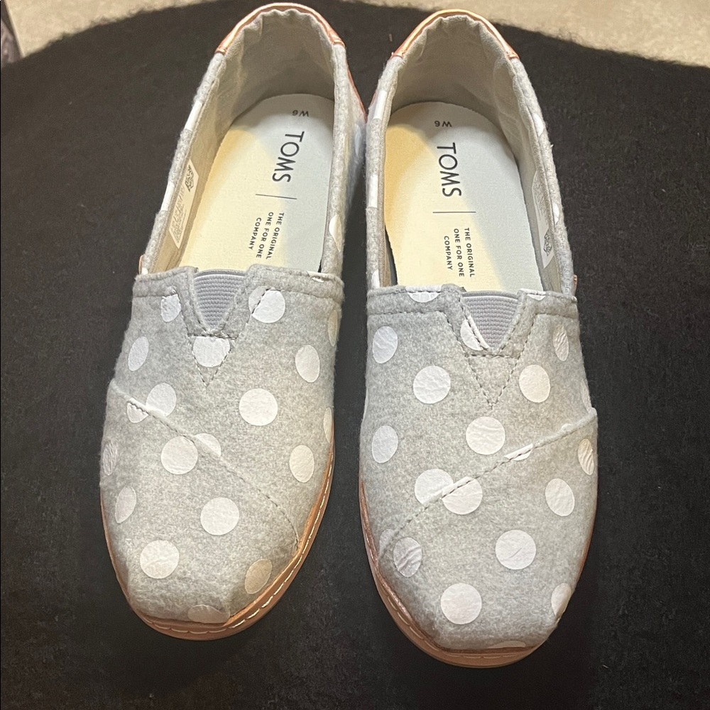 TOMS Kids Gray and White Polka Dot Moccasins